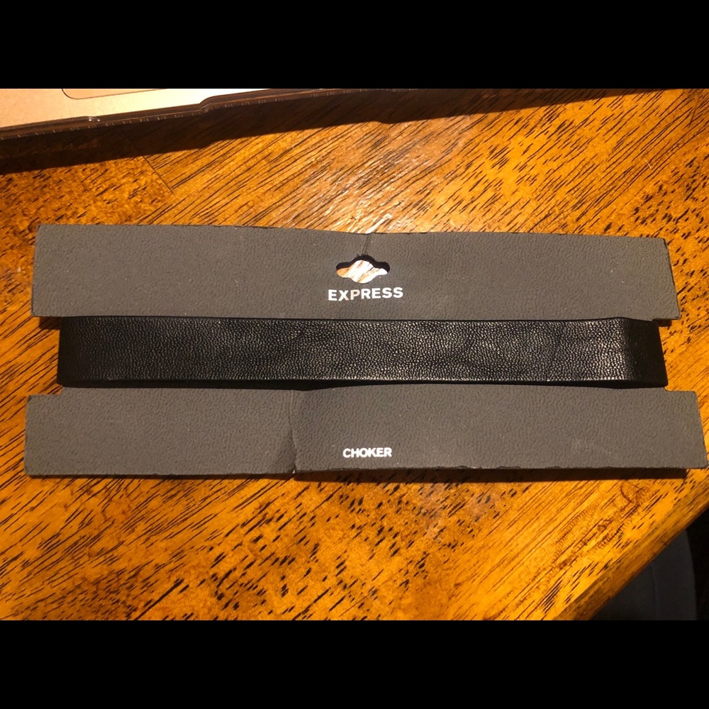 Express, Choker Necklace